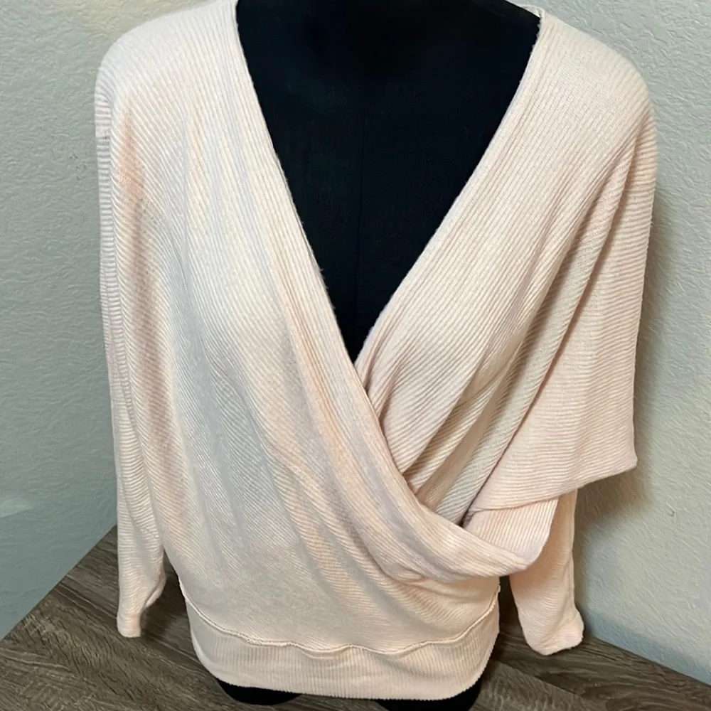 Free People top - Picture 1 of 9